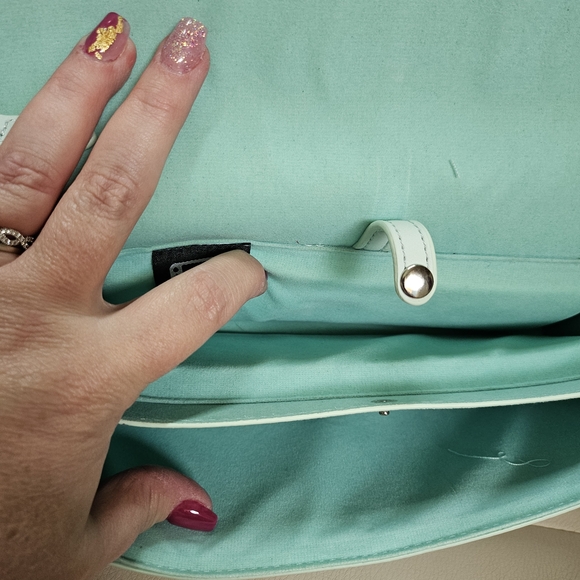 Nintendo Switch Animal Crossing Kids Crossbody Case - Picture 4 of 13